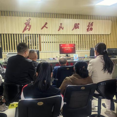 【枣园街道裴庄社区】组织党员观看国家安全宣传片—《在总体国家安全观引领下》