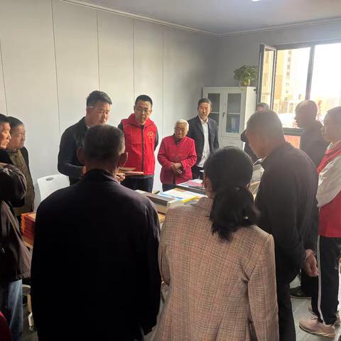 【肤施街道绿苑社区】温情剪去岁月白发 镜头定格幸福时光
