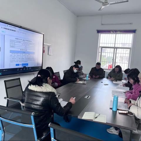 “研备”绽芳华，聚力共成长——龙感湖中心小学语文学科集体备课活动