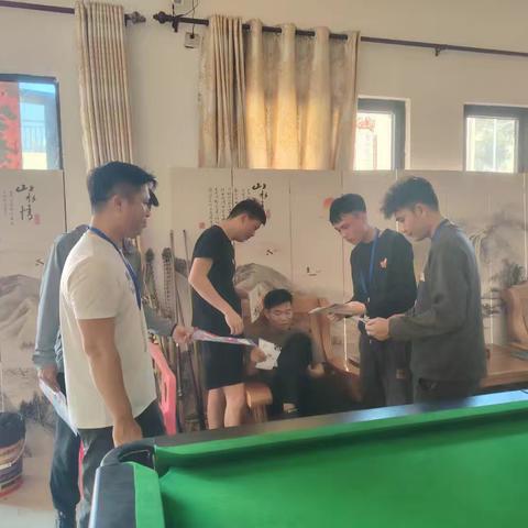 三灶村网格员、联防队员下村开展反走私、反有组织犯罪法、扫黑除恶与反诈等宣传工作