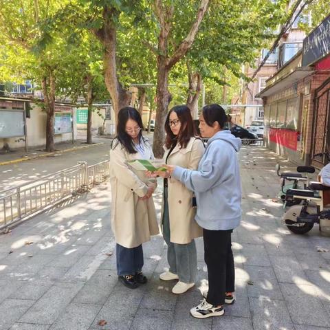 尖岭小区社区积极宣传市人才政策