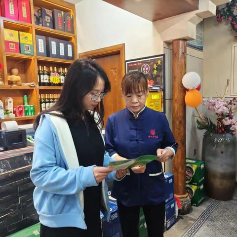 尖岭小区社区举办人才政策宣传活动