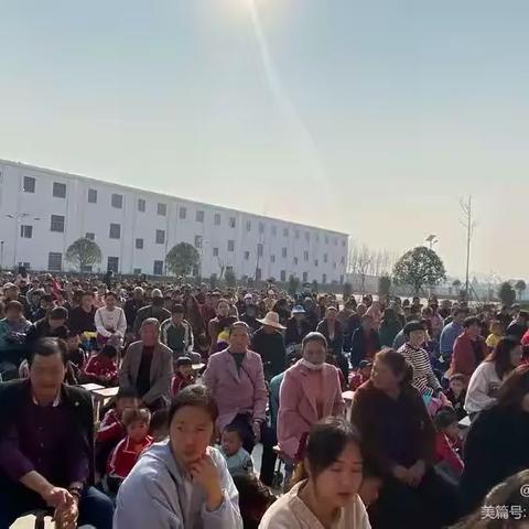 师生亲子听大课：光山且白雀园镇一小家教报告会