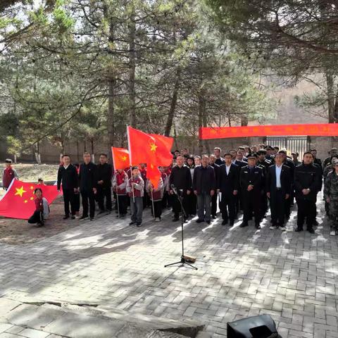 宝塔区关工委联合开展“缅怀革命先烈”清明祭扫活动