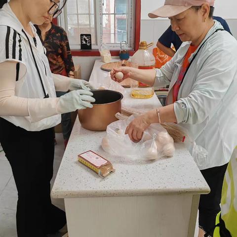 铁西路街道办事处平安社区组织开展“品味端午   传承文明”端午节活动