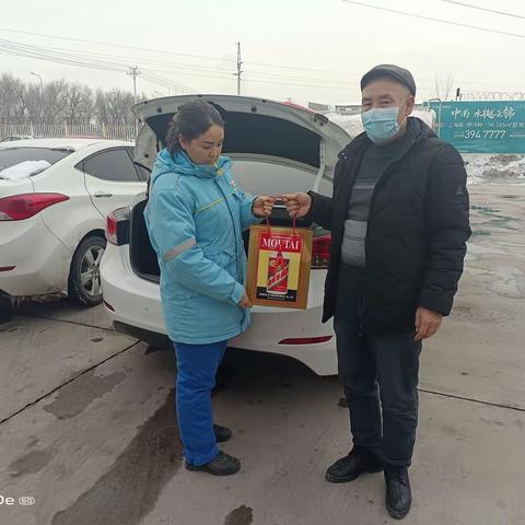 伊犁销售公司城西加油站践行“阿米巴”经营理念 非油销售创新高