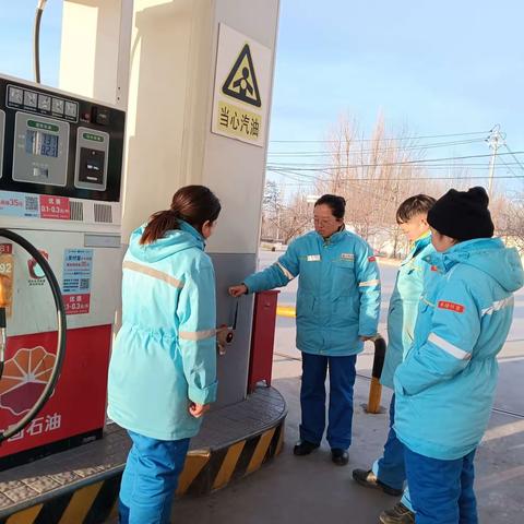 伊犁销售公司多浪加油站扎实开展消防培训 筑牢消防安全“防火墙”