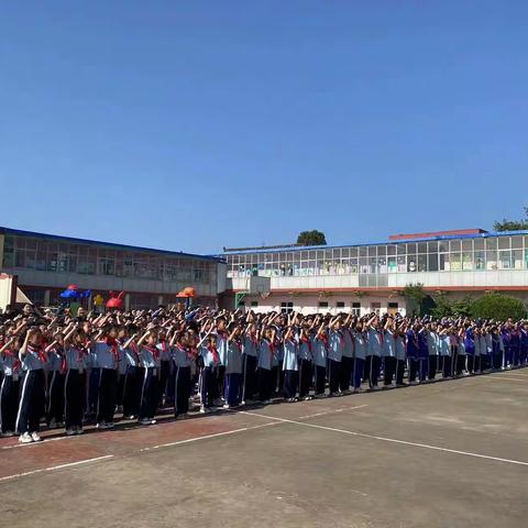 【关爱学生 幸福成长】童心向党·伴我成长——西戌小学举行2023年新少先队员入队仪式暨优秀少先队员表