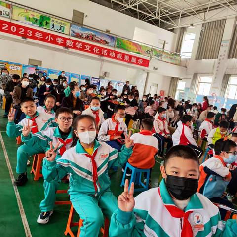 嘉峪关市和诚路小学家校共育大阅读四年六班分享展示