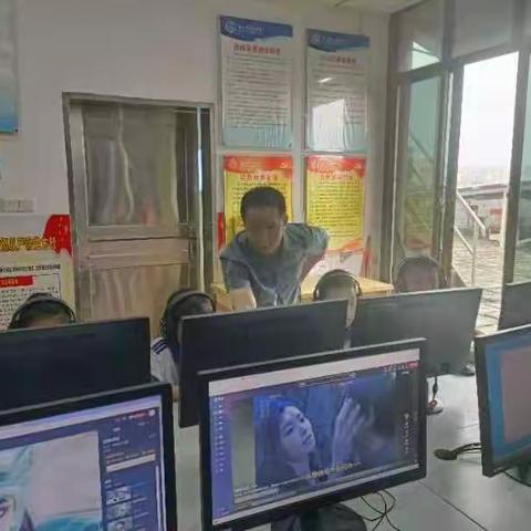 海口市丘浚学校校长公开课活动——信息技术《制作贺卡》