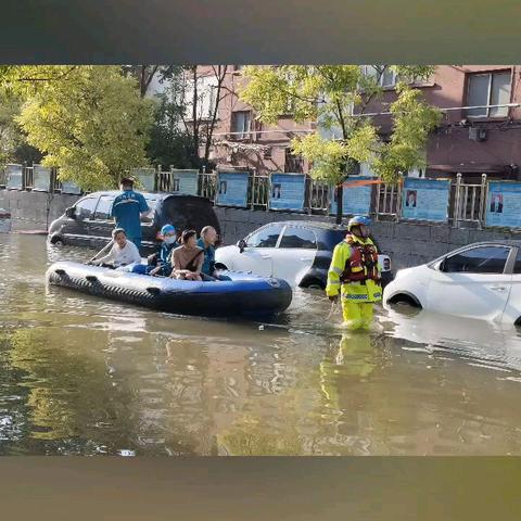 无畏险阻，义无反顾，我们一直都在——致敬风雨中的急诊人