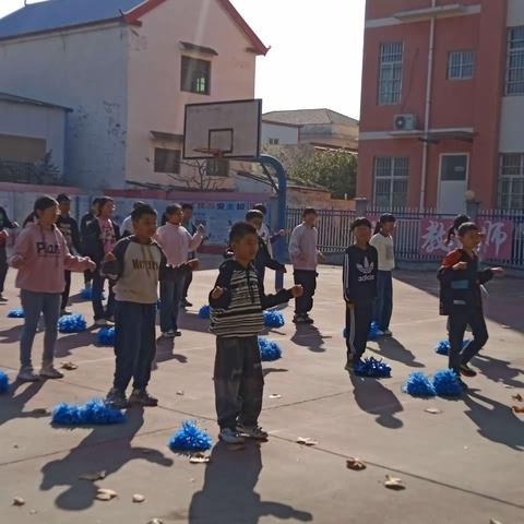 阳光体育活动，乐享缤纷童年——魏庄街道梁寨小学阳光大课间活动