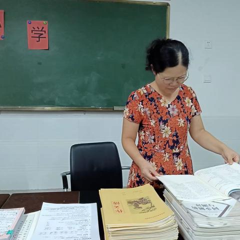 夯实常规   以查促进           ——湖宅小学9月份常规自查报道