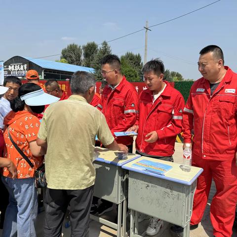 金鹰干线巡护项目企地联合开展天然气管道保护宣传活动