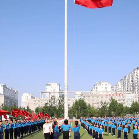 学习二十大，争做好队员----泾渭陈家滩小学一年级分批入队仪式