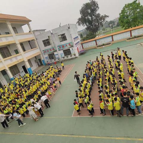 “民族团结我同行，各族师生一家亲”—灵山县三隆镇罩云小学开展三月三主题活动