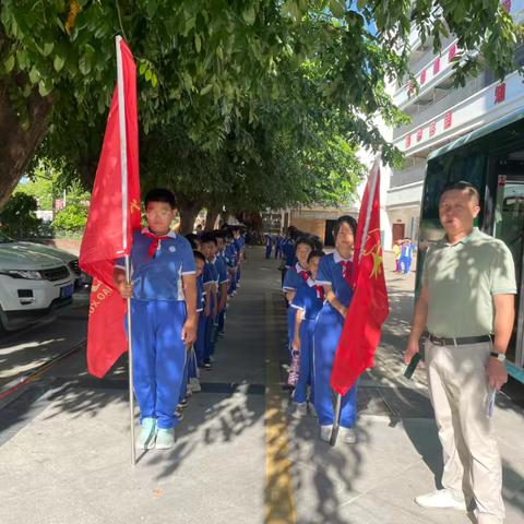 东方市第三小学—“铭记峥嵘历史 庚续铁路精神”国史学习教育活动
