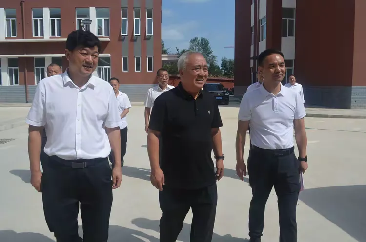 简篇-闽陕联姻山海情
爱心如炬照前程
洛南县景村中学 郭夏季