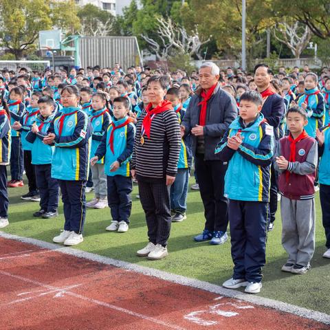梨花风起正清明 慎终追远祭英灵 ——上海百老德育讲师团与上海金鼎学校举行清明节爱国主义教育活动