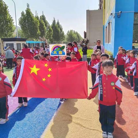 《花样器械操·游戏炫童年》--德百阳光幼儿园幼儿户外器械表演