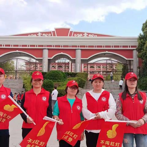 幕后推手的简篇