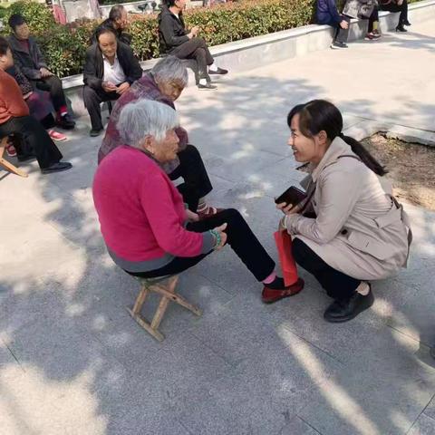 西城社区网格员积极强化宣传助推医保政策惠民生