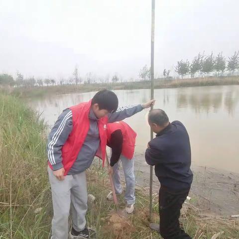 小小竹竿，生命屏障-黎明小学为防溺水保驾护航