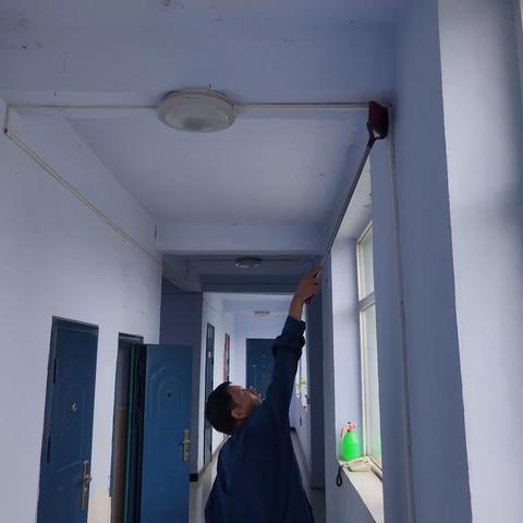 清扫蜘蛛网