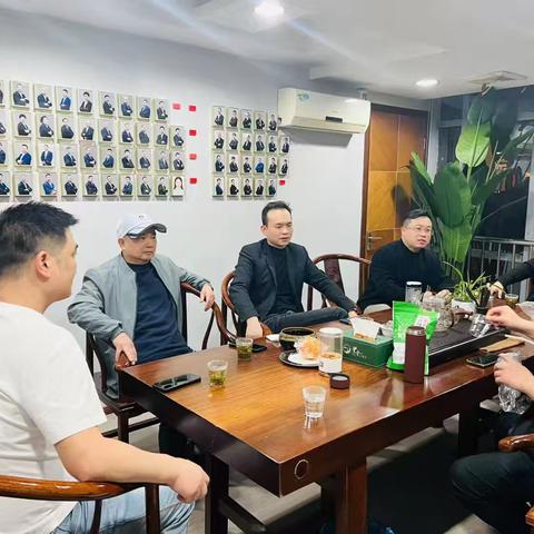 美友15392354的简篇