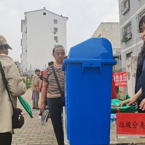 北环路街道：党建引领送服务 “便民市集”让居民尽享“家门口”的幸福