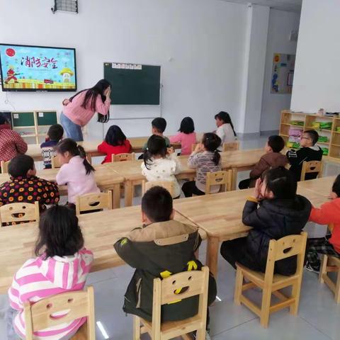 “消防演练，护幼安全”                     —— 长台关乡中心幼儿园消防安全演练活动