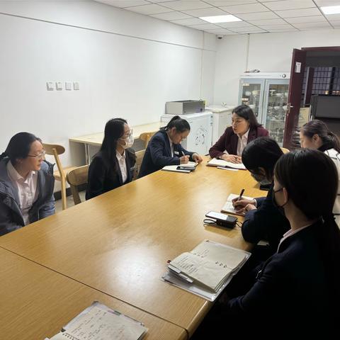 中国光大银行郑州分行东风支行开展阳光服务专题培训