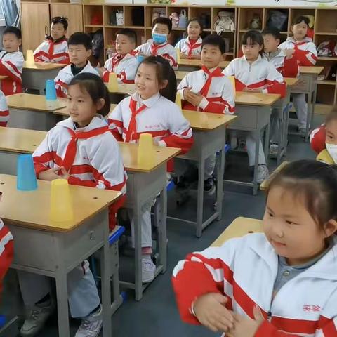 二（6）班“杯随舞动”社团 ——郾城区实验小学
