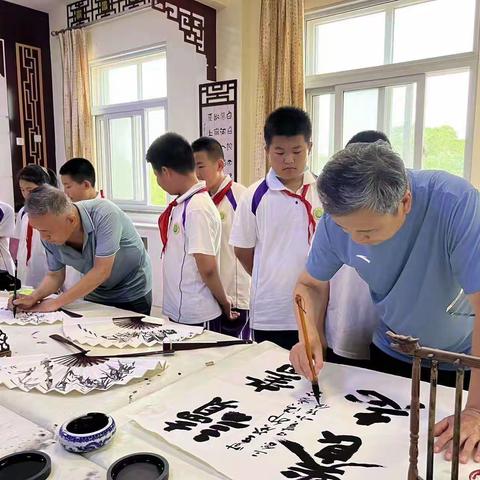 【扣好人生第一粒扣子】台头镇黄岔小学快乐营地“翰墨润心田.文化共传承”书法进校园活动纪实