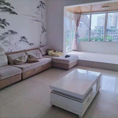 出租。东站旁，紫竹水香2房。12000/年，热线63023。