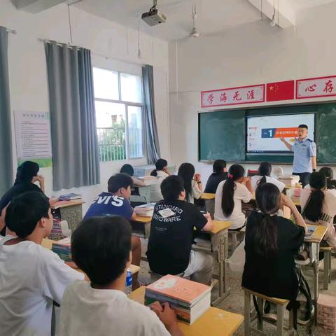 防电信诈骗，远离毒品——稼轩中学开展法制宣传进校园活动
