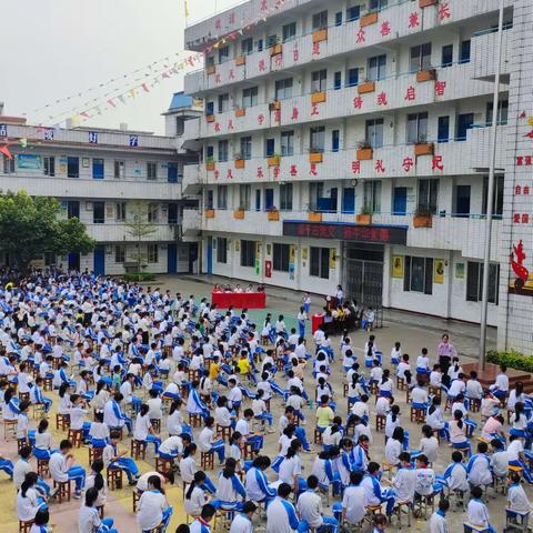 诵千古美文，扬中华美德——南丰镇中心小学北校区古诗词背诵大赛活动