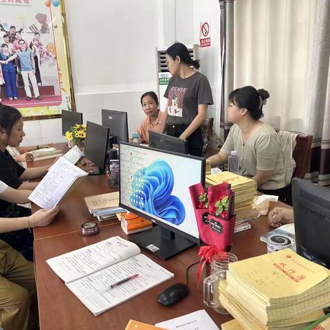 如何提高学困生学习兴趣——东方市铁路小学三年级语文组教研活动