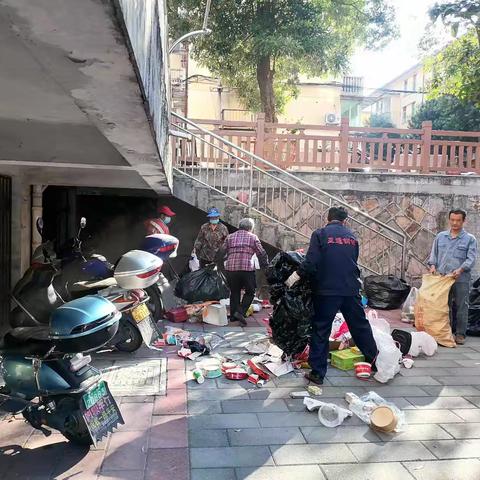 清运大件杂物 守护社区环境