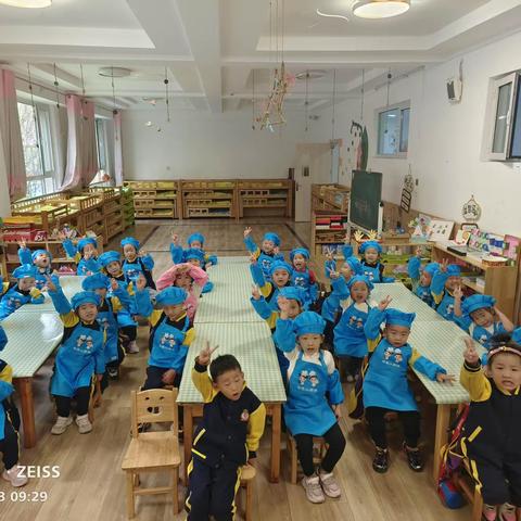 美食每刻，与食俱进 .泽馨苑幼儿园芽芽🌱一班食育课---[腌制泡菜🥬]