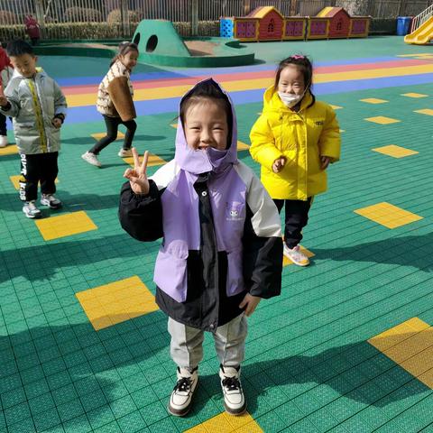 『泽馨苑幼儿园』芽芽一班韩依冉小朋友的成长日记📔