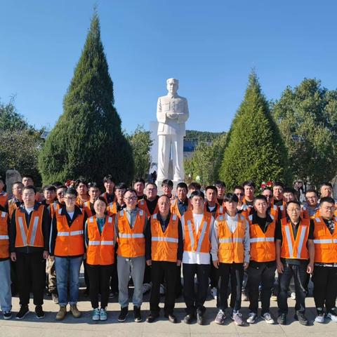 踏寻红色基地 弘扬革命精神