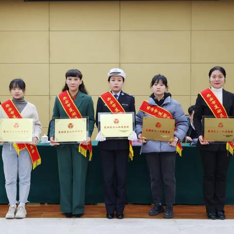 以花为名 绽放她力量‖土门街道总工会开展庆“三八”国际妇女节活动