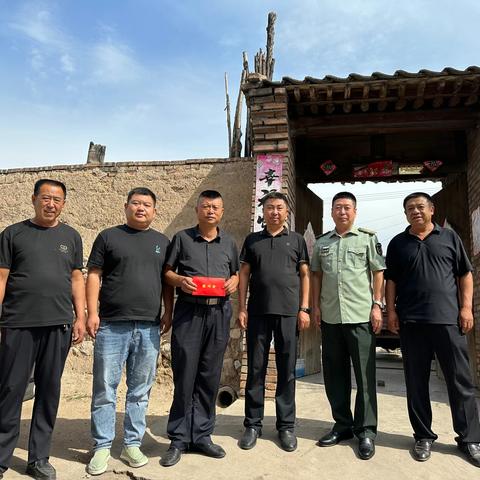 建功在军营  喜报传乡邻 ——北周庄镇慰问新一代革命“四有”军人家庭