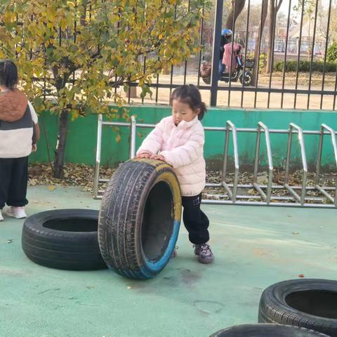 快乐轮胎----高唐县第二实验幼儿园小四班户外自主游戏观察记录