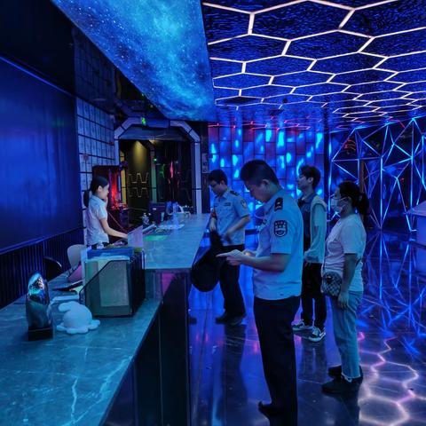 蓝天街道联合塔光社区蓝天派出所对辖区娱乐场所开展涉毒清查工作