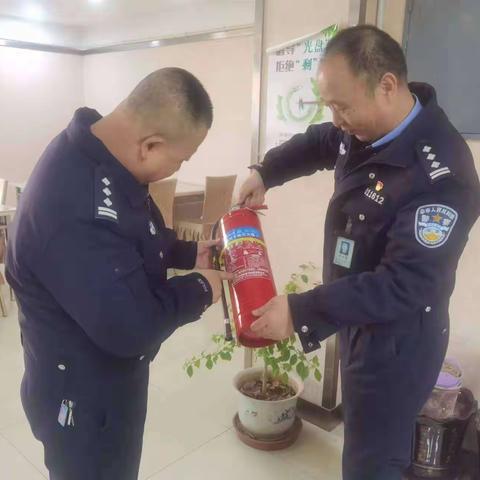 树屏大队开展节前内部安全大检查