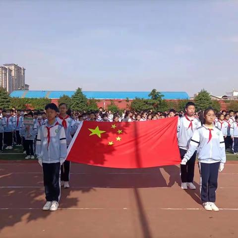 温馨五月天 感恩母亲节——逸夫艺术小学升旗仪式