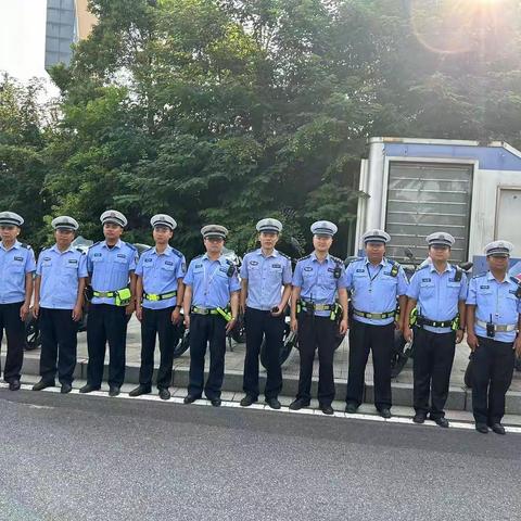 百舸竞渡九龙湖，交警护航保平安