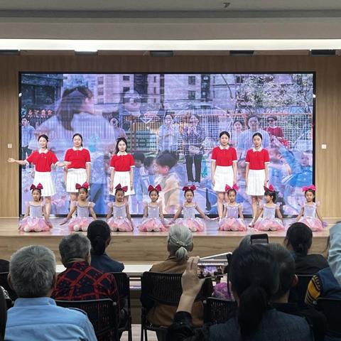 康山社区联合福州市职工第一幼儿园开展“情暖重阳，童心敬老” 主题活动